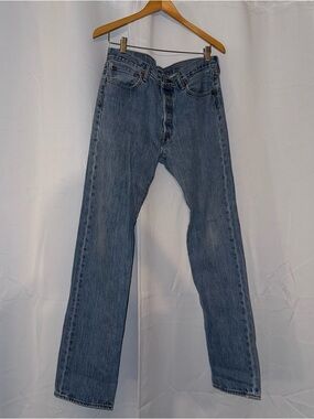 Light Wash Vintage Levi’s 501s